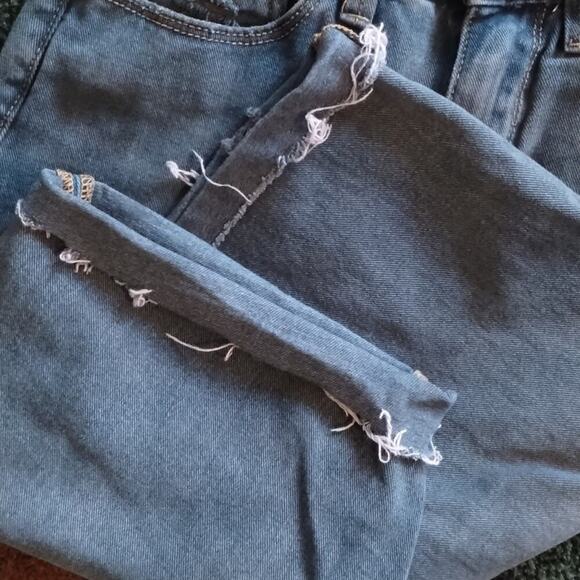 BDG Black Wash Bermuda Cutoff Mom High Rise Raw Hem Distressed Denim Shorts 25 - Picture 7 of 16